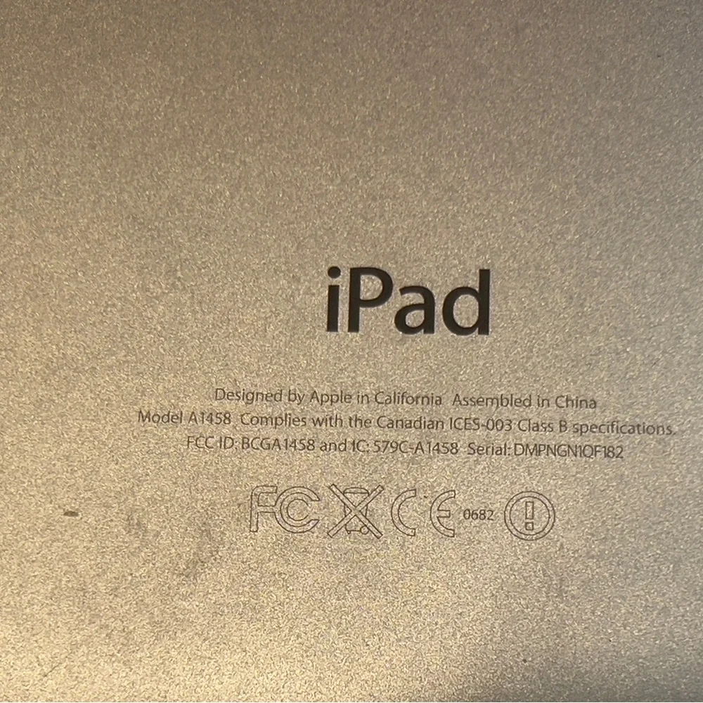 Apple iPad Metallic Silver Finish